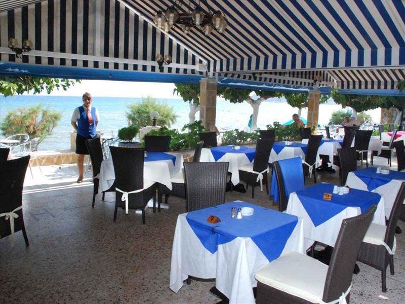 Astoria Hotel Khartáta Dış mekan fotoğraf