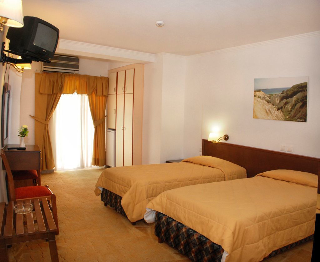 Astoria Hotel Khartáta Dış mekan fotoğraf