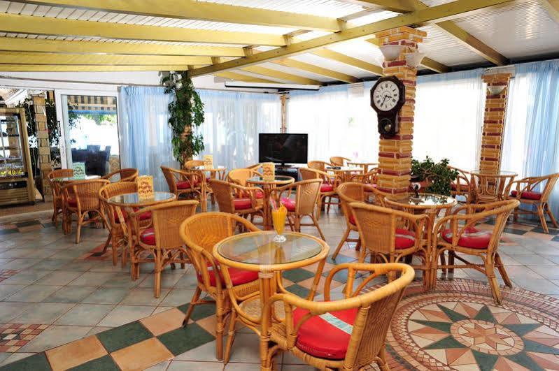 Astoria Hotel Khartáta Dış mekan fotoğraf